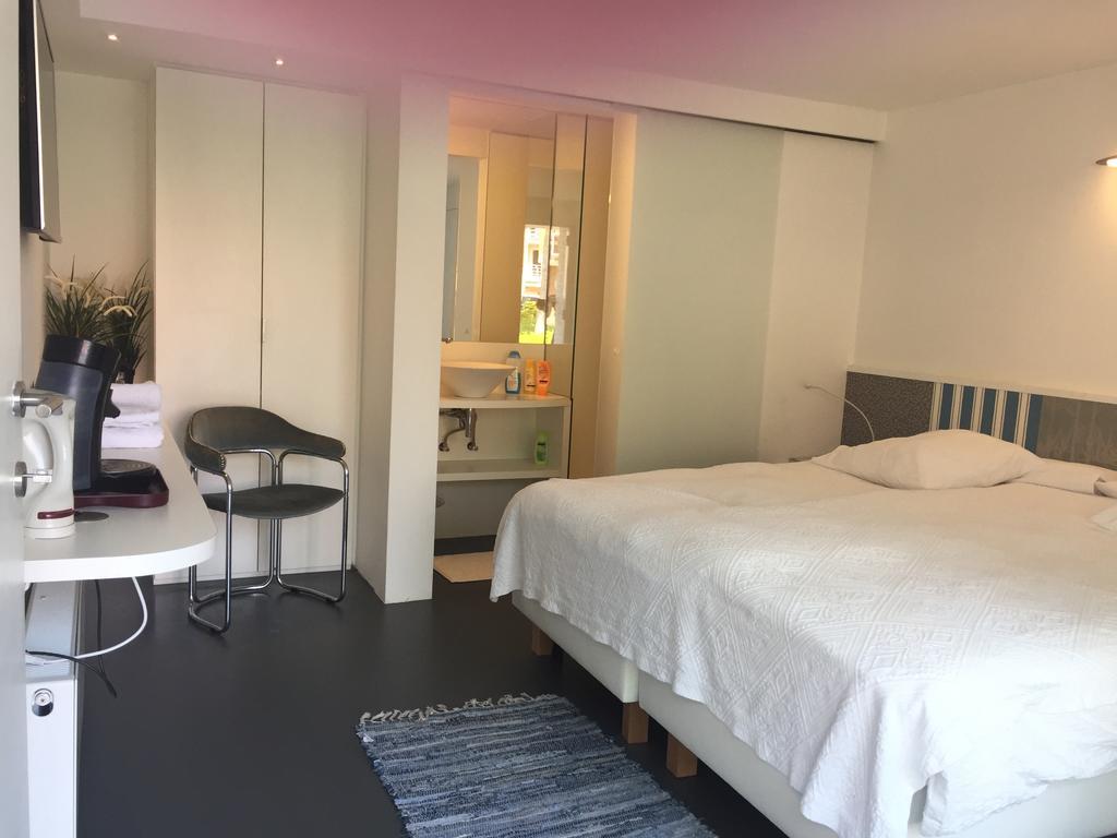 Guesthouse Poppies , Free Parking Oostende Dış mekan fotoğraf