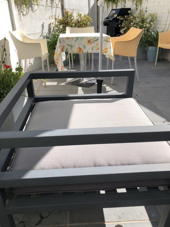 Guesthouse Poppies , Free Parking Oostende Dış mekan fotoğraf