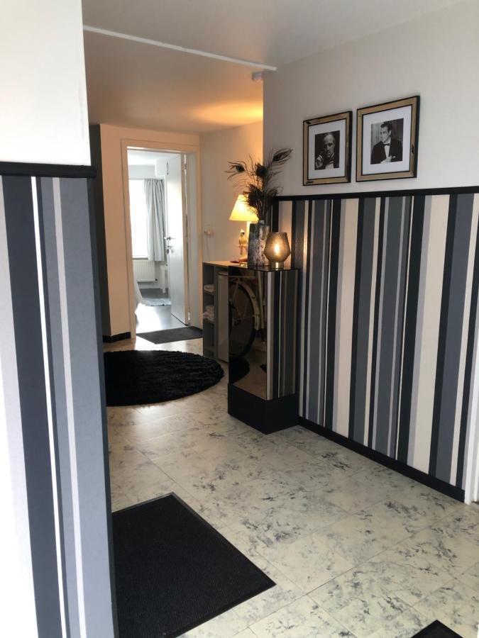 Guesthouse Poppies , Free Parking Oostende Dış mekan fotoğraf