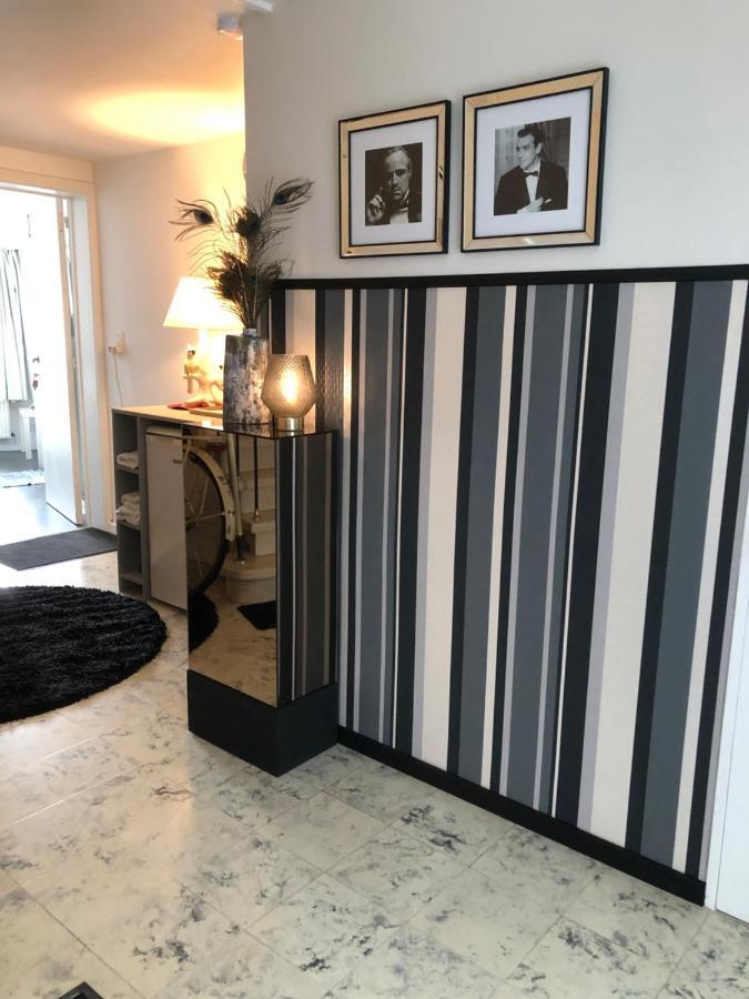 Guesthouse Poppies , Free Parking Oostende Dış mekan fotoğraf