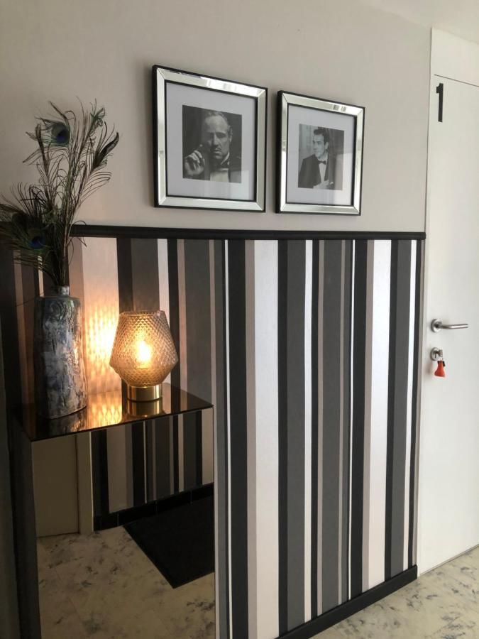 Guesthouse Poppies , Free Parking Oostende Dış mekan fotoğraf